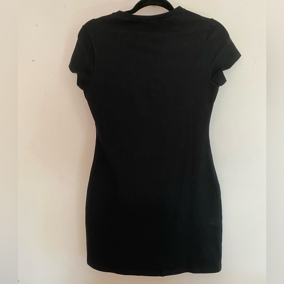 Reformation Nadia Knit Dress
$128
Black - Picture 3 of 4